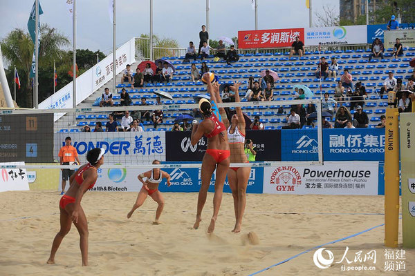 薛晨大力扣杀 邹家骅摄