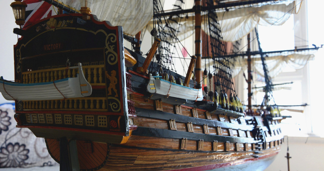 64岁“牛人”手工打造10余艘仿古战船