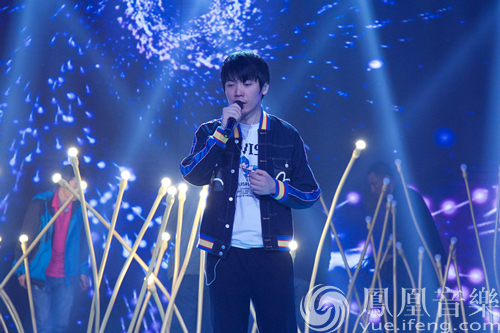 简弘亦登央视 首次入围全球中文榜上榜|简弘亦