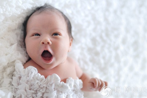 国家高级育婴师崔敬文教你如何护理新生宝宝_