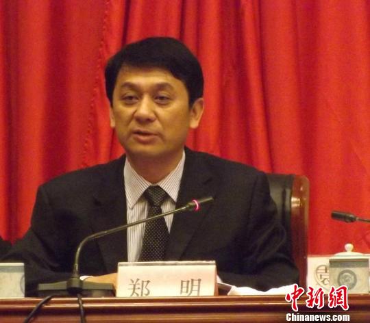 郑明在云南省文联六届六次全委会上　赵书勇　摄