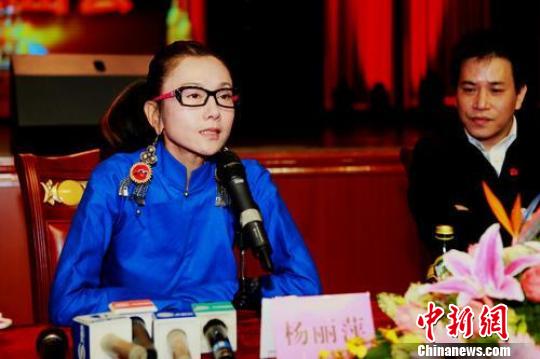 3月16日，杨丽萍解析她的“菜篮”与《孔雀》。　李克祥　摄