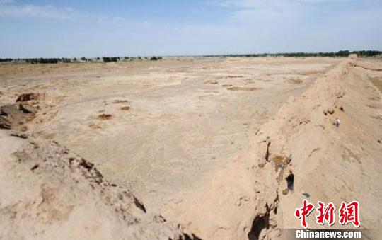 座落于甘肃张掖市高台县境内的北凉古都骆驼城遗址。杨艳敏 摄