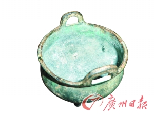 古香炉，古董，「大明宣德互部侍朗趙仲之監製」在銘，旧家藏出。 古香炉，古董，「大明宣德互部侍朗趙仲之監製」在銘，旧家藏