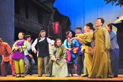 现代花鼓戏《老表轶事》长沙开演