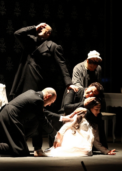 席尔瓦·莫克拉2012年在贝里尼歌剧院演出《茶花女》 剧照