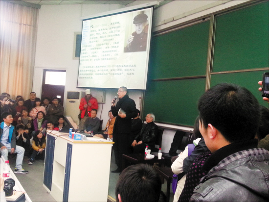 陈丹青在座谈会现场  图/广西师范大学出版社提供
