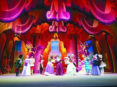 陕西演艺集团中贝元儿童艺术剧院作为陕西演艺集团控股的民营企业，近年来不断推出新剧目，成为西安儿童剧演出的重要力量之一。图为他们今年“六一”期间推出的新剧《灰姑娘》。