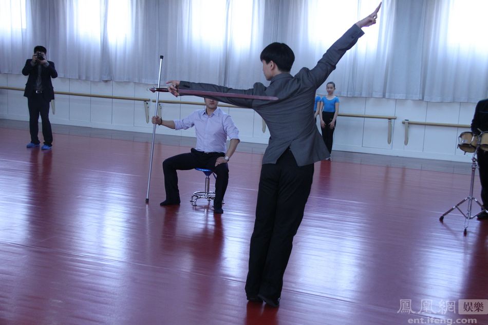  黄豆豆 反串演木兰 男扮女装演女扮男装[高清