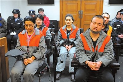 女子卖假洋文凭 虚构受美名校授权招生骗530万