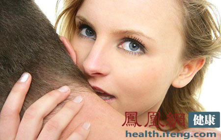 10大接吻技巧 进入性爱最高境界(组图)_健康频