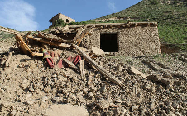 阿富汗地震引发山体滑坡致71人遇难(高清组图