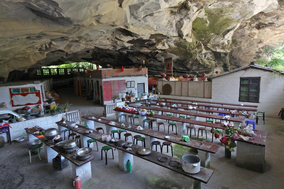 浙江台州慈恩寺推出短期出家走红 住持压力大