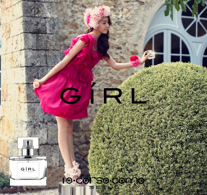 <em>少女时代</em>集体<em>代言</em>品牌<em>香水</em> 白裙展女神魅力[高