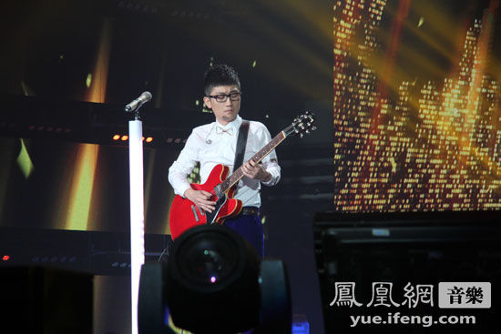 金志文获最热收藏奖 现场吉他solo掀起高潮|金