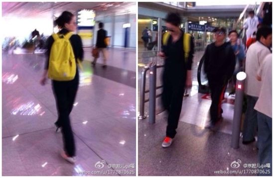 　　又网友27日早上在北京机场巧遇王菲，低头滑手机的模样被拍下，引发外界联想她正与谢霆锋热线。(图/翻摄自“京腔儿ga嘎”微博)