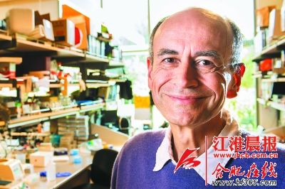 德国科学家托马斯·祖德霍夫的资料照片.新华社发(斯坦福大学提供)