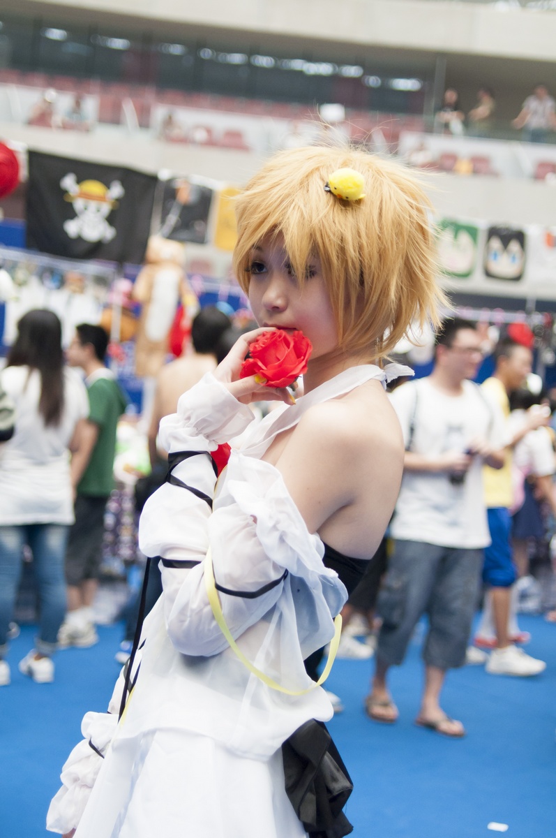 见崎鸣<em>现在</em>也<em>很红</em>啊!<em>妹子</em>有点微笑就好看多了