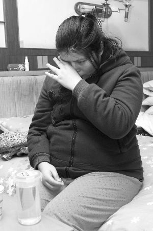 南京饿死两女童母亲将临盆 生子后马上服刑