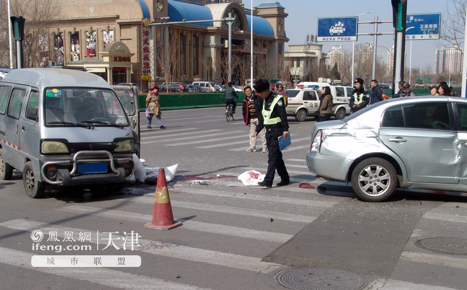 天津南开区发生一起严重交通事故 目前伤亡不