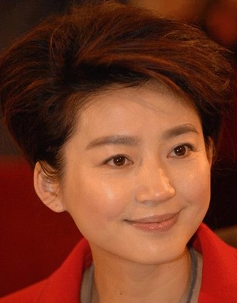 董卿素颜彩排气色不佳 盘点历届<em>央视</em>春晚<em>女主</em>