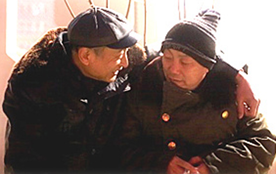 2名老年男<em>同性恋</em>者在支持者见证下完婚_天津