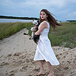 女儿与动物亲密照