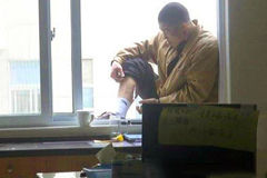 男子毒瘾发作 冲儿童医院抢针管注射