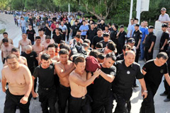 汉族男女落水 维吾尔族协警救人牺牲