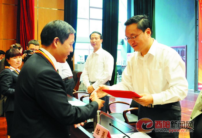 勇:探索酉阳特色教育教学模式 叫响酉阳教育品