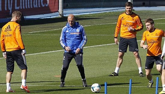 皇马遇黄牌危机 拉莫斯阿隆索若染黄将无缘欧