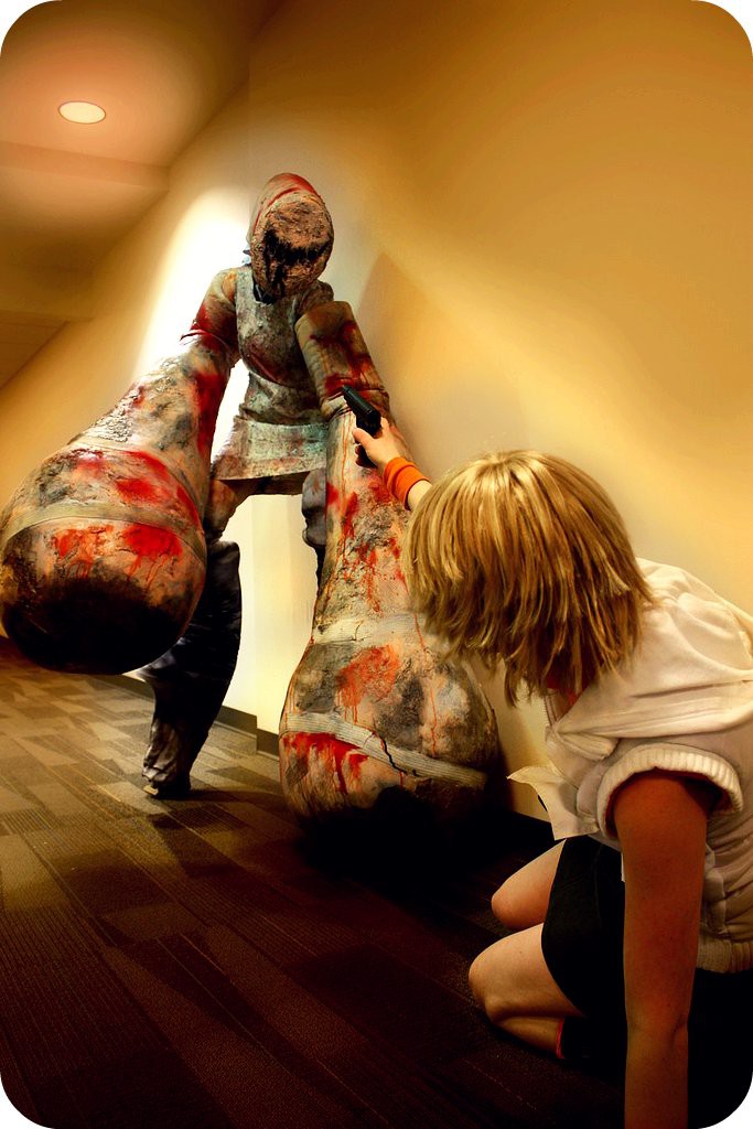 刺激你的感官神经 超恐怖游戏《寂静岭》COS