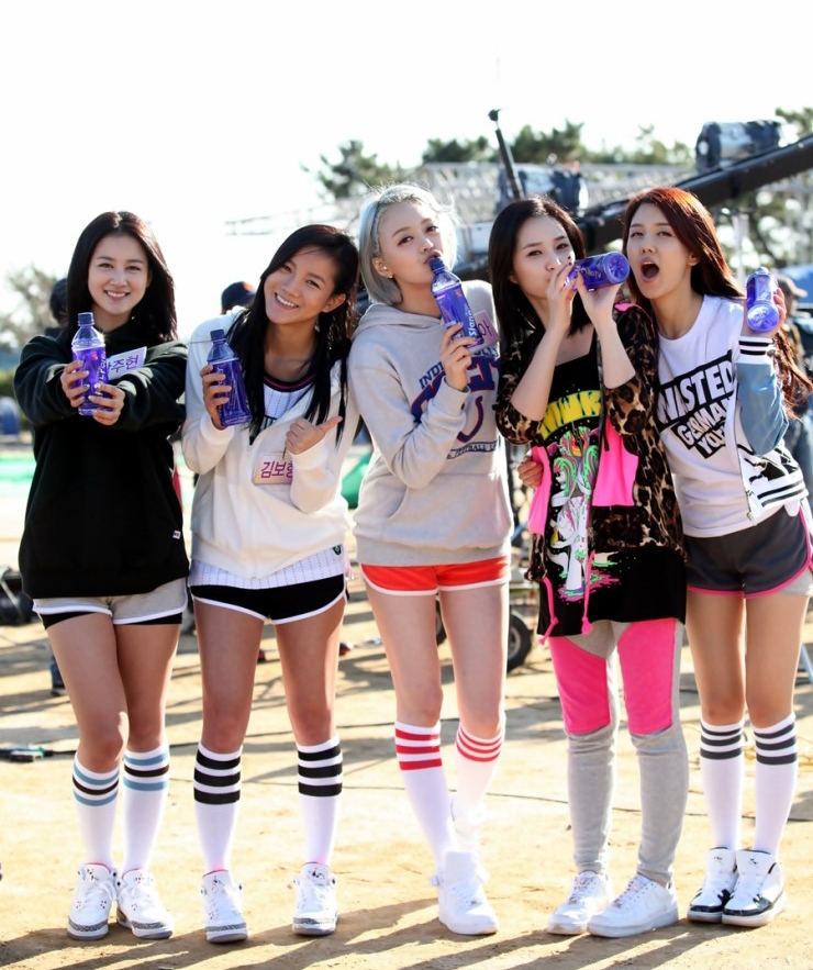 美女组合spica成为新一任韩国电竞宣传大使