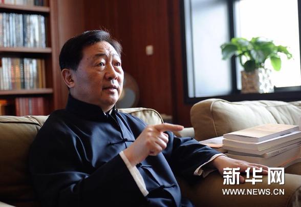 新华社记者采访了两位世界级大博物馆的"掌门人"--故宫博物院院长