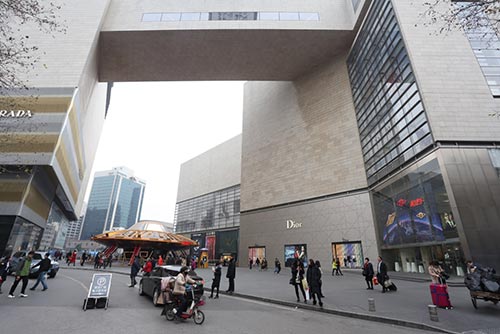 联想明星产品亮相德基广场_江苏频道_凤凰网