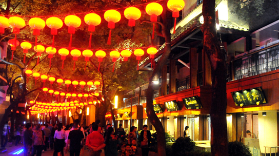 小吃街扫美食才是正经事 你都去过吗