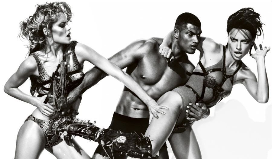 NBA球星前妻大拍写真 化身<em>角斗士狂野</em>诱人[高