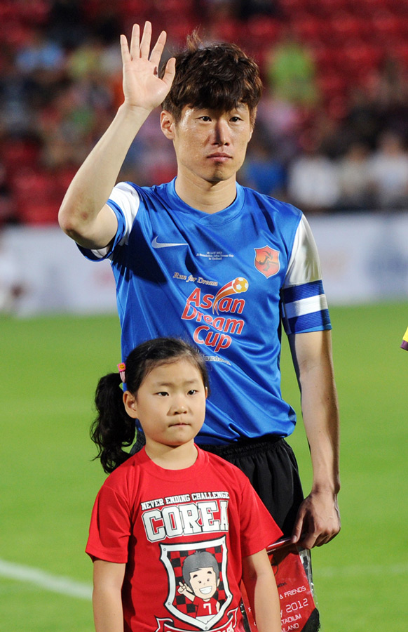 亚洲梦想杯慈善赛-朴智星、费迪南德领衔[高清