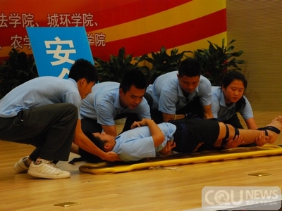 重庆大学举行第四届学生急救技能培训