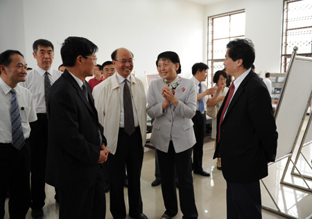 辛亥四川人口_四川人口变化趋势图