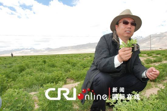 张宇校友援藏期间工作照　