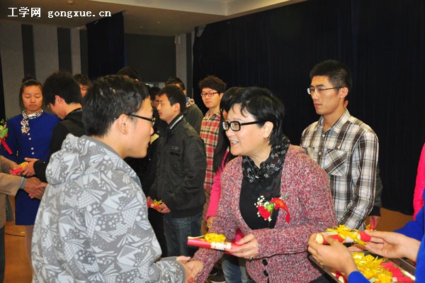 我校36名学生获太平洋造船奖学金