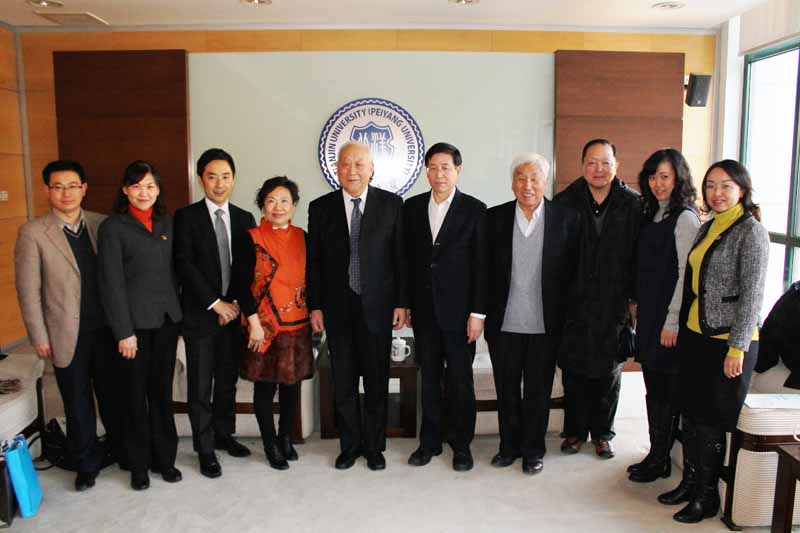 李家俊会见何<em>国模</em>及台湾企业家_教育频道_凤