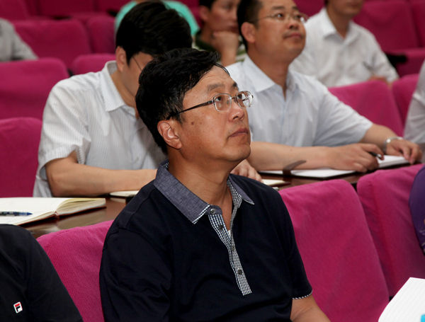 我校组织收看高等学校创业教育和大学生自主创