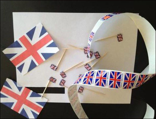 <em>辣妹</em>维多利亚<em>变身</em>辣妈 为儿子制作英国国旗装