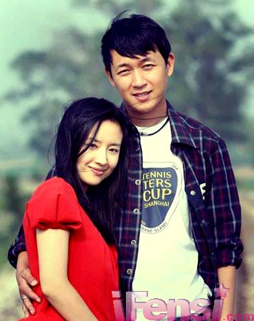 正式夫妻:董洁,潘粤明