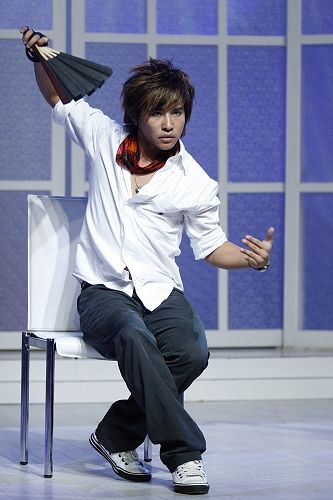 网友曝公交车遇女版欧弟 相貌神似一夜爆红