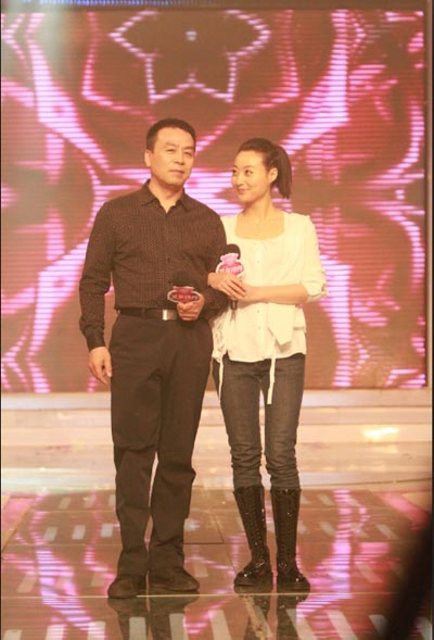 储智博《<em>我爱我家</em>》显柔情 和<em>女儿</em>被认情侣_娱