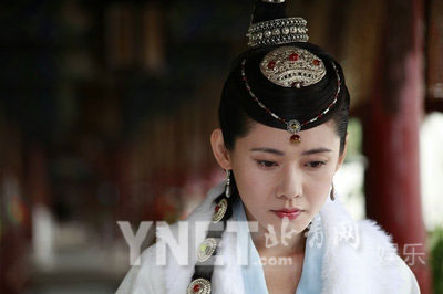 在韩国籍演员当中,秋瓷炫的中文已算相当不错