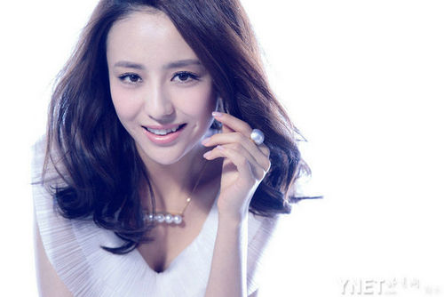 《<em>涩女日记</em>》开机 佟丽娅出演亚熟女_娱乐频